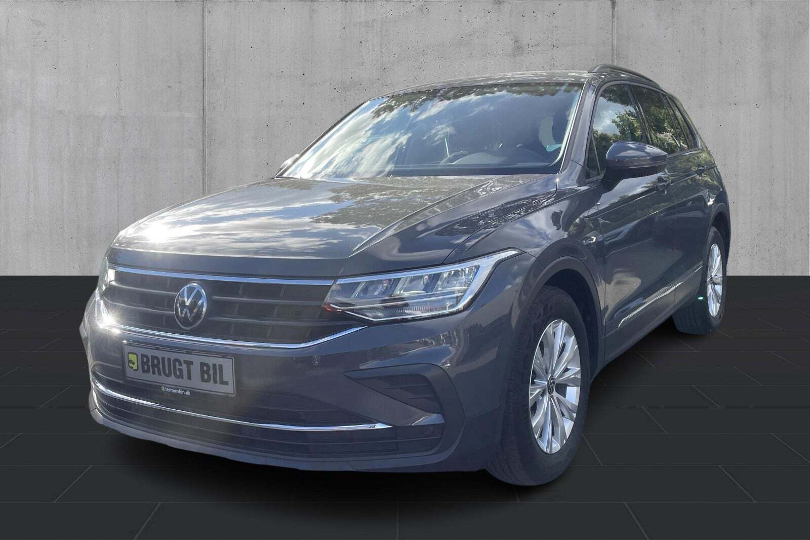 Grå VW Tiguan fra 2021