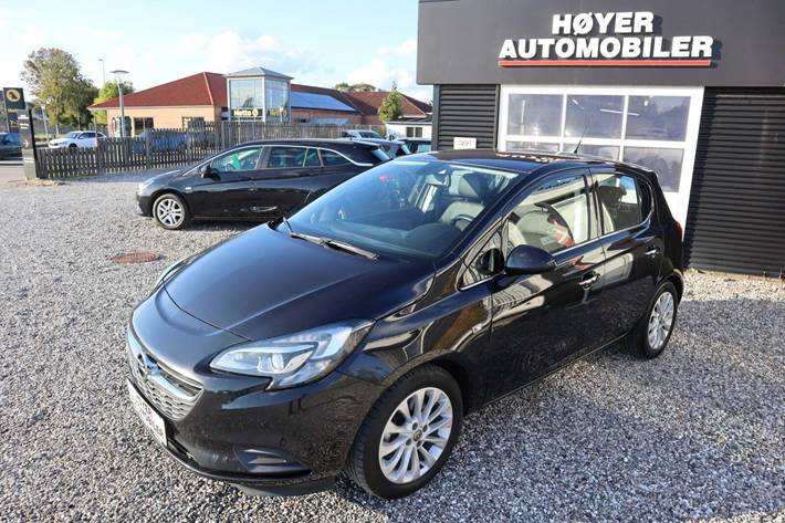 Sort Opel Corsa fra 2015 set udefra