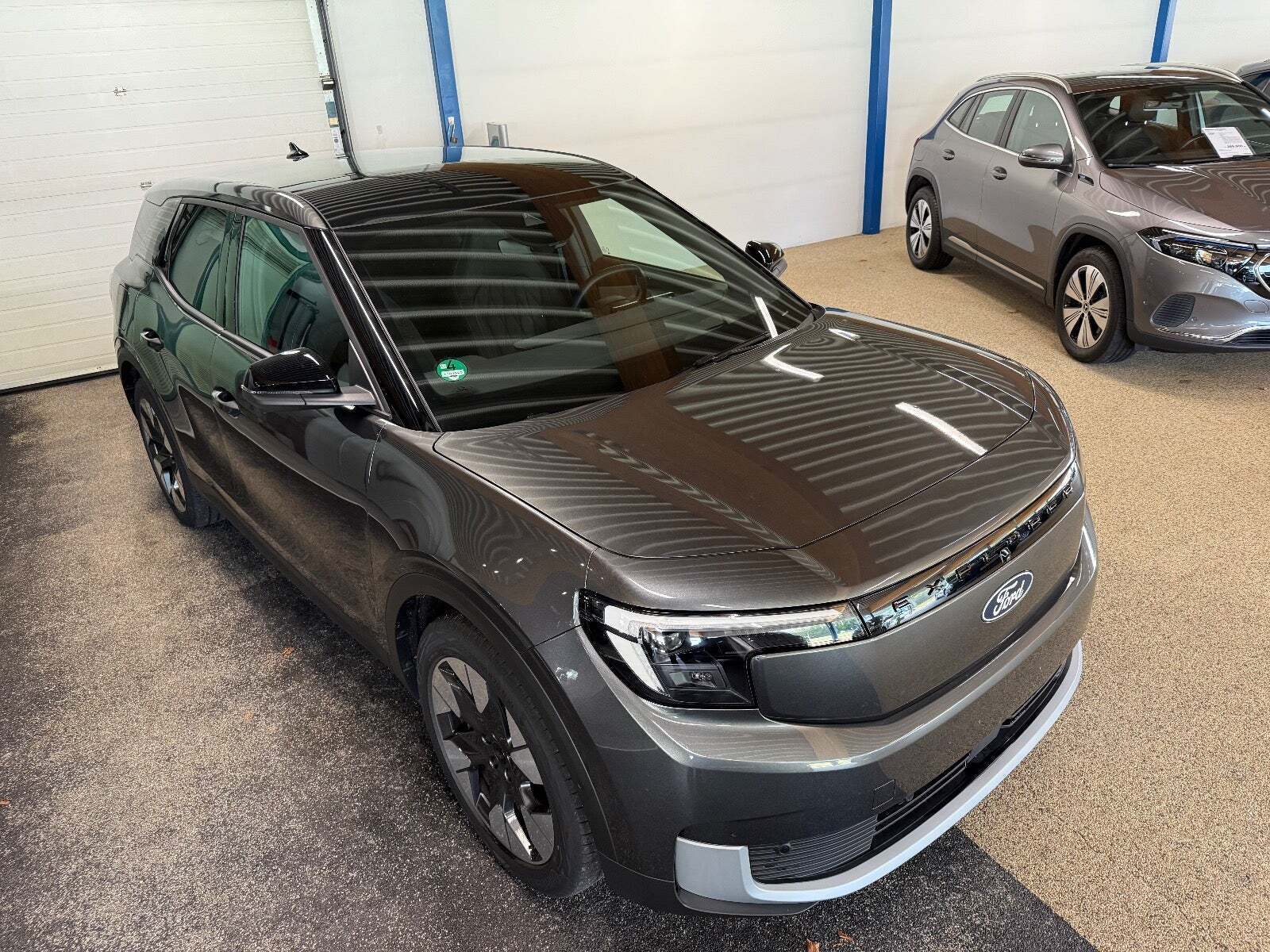 Grå Ford Explorer fra 2024
