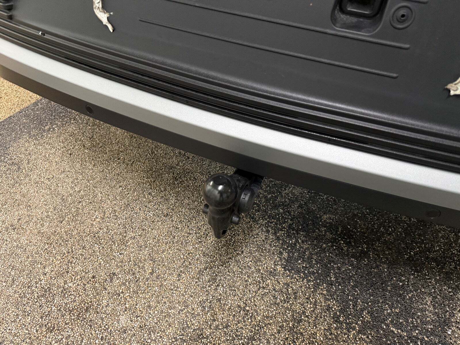 Grå Ford Explorer fra 2024