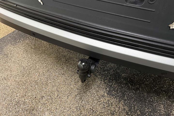 Grå Ford Explorer fra 2024