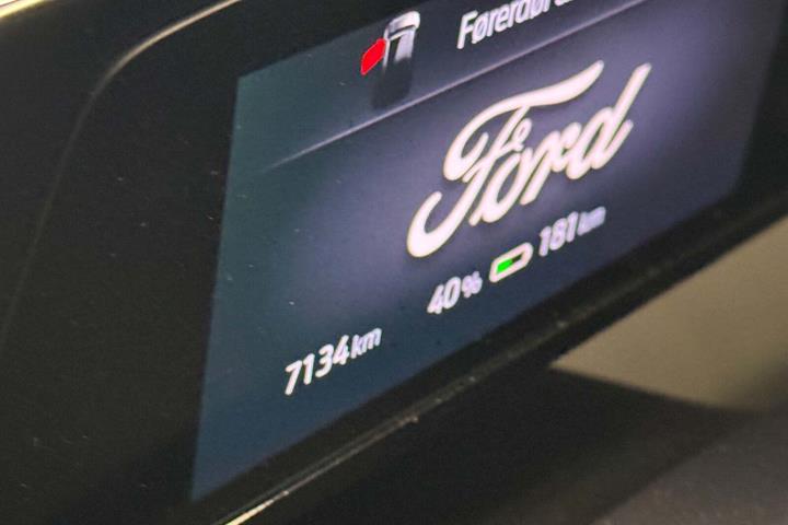 Grå Ford Explorer fra 2024