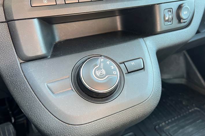 Hvid Toyota ProAce fra 2023