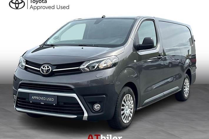 Sort Toyota ProAce fra 2023 set udefra