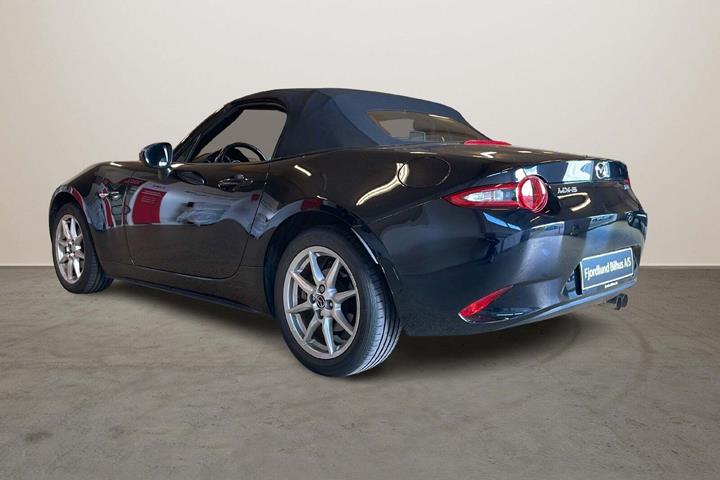 Sort Mazda MX-5 fra 2015
