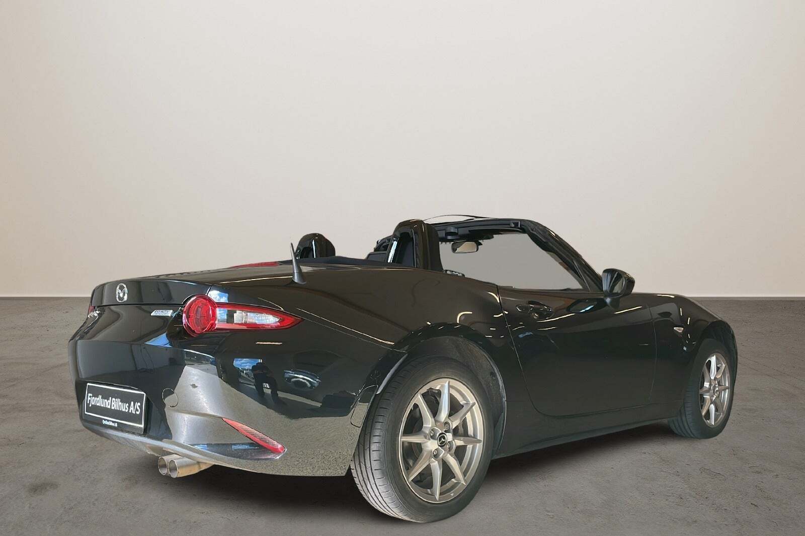Sort Mazda MX-5 fra 2015