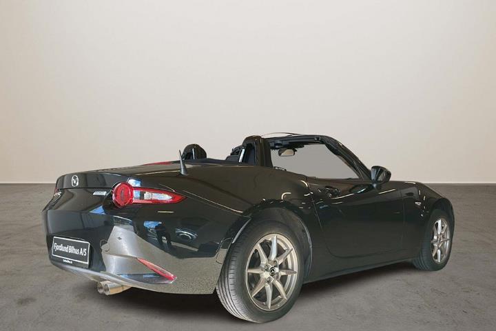 Sort Mazda MX-5 fra 2015