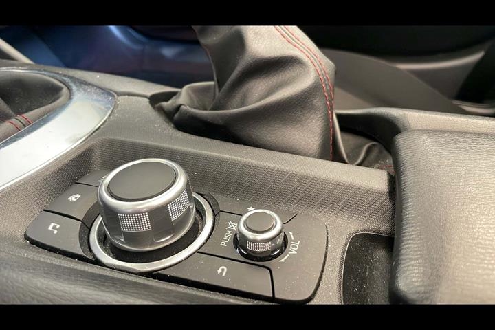 Sort Mazda MX-5 fra 2015