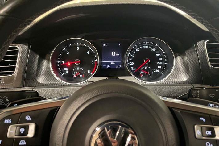 Hvid VW Golf VII fra 2013