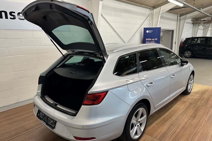 Sølv Seat Leon fra 2017