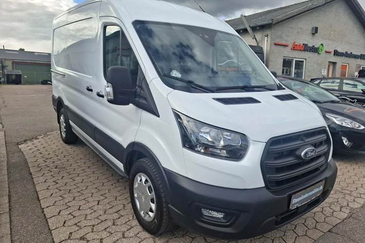 Hvid Ford Transit 350 L2 Van fra 2023 set udefra