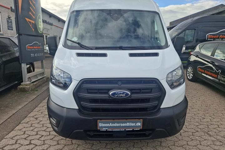Hvid Ford Transit 350 L2 Van fra 2023 set udefra