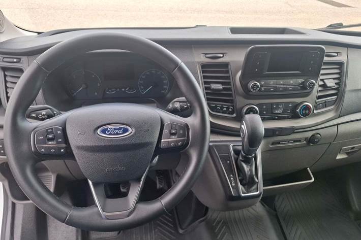 Hvid Ford Transit 350 L2 Van fra 2023 set indefra