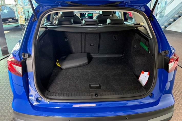 Blå Skoda Enyaq fra 2023