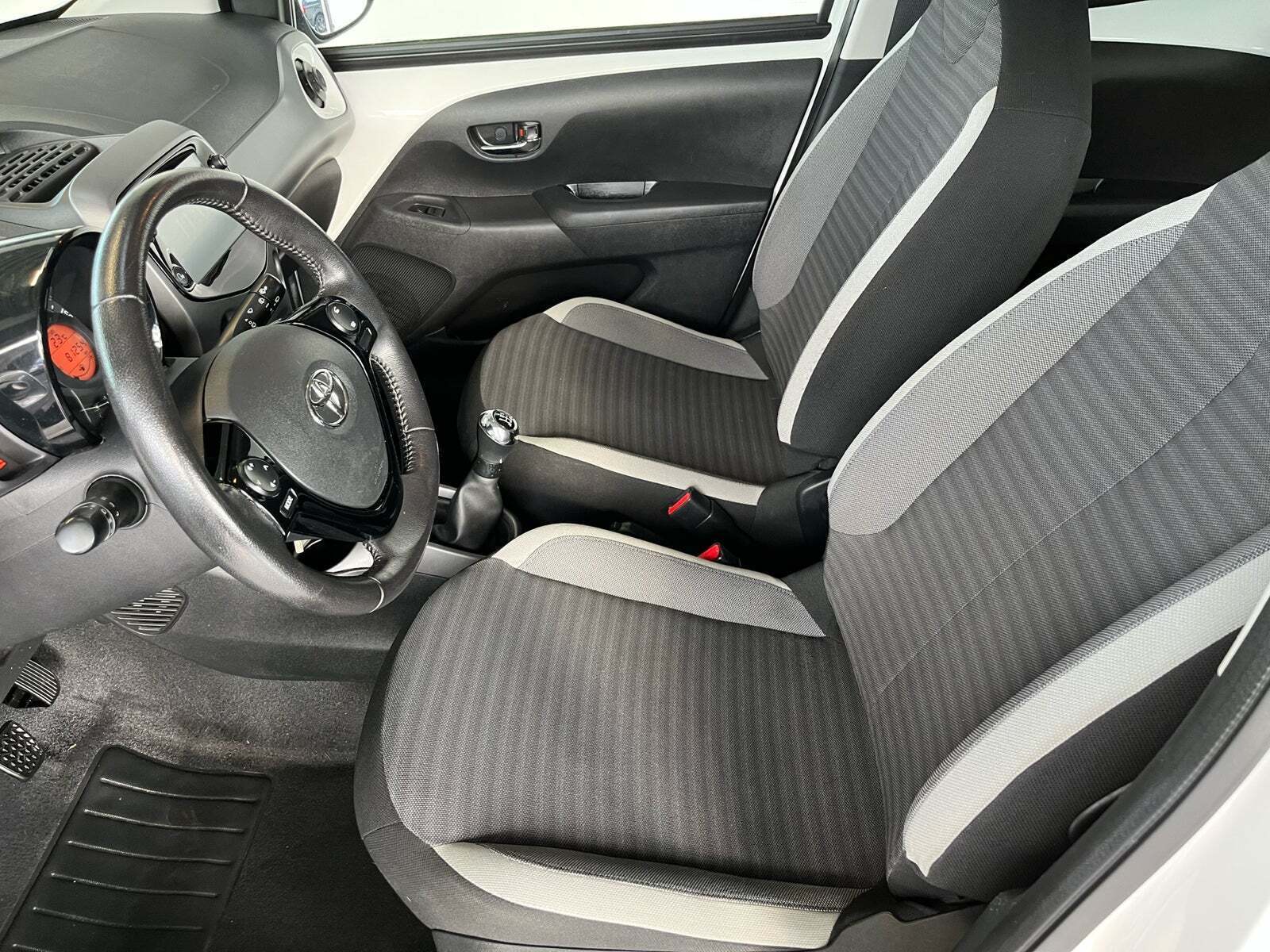 Toyota Aygo 1,0 VVT-i x-pression