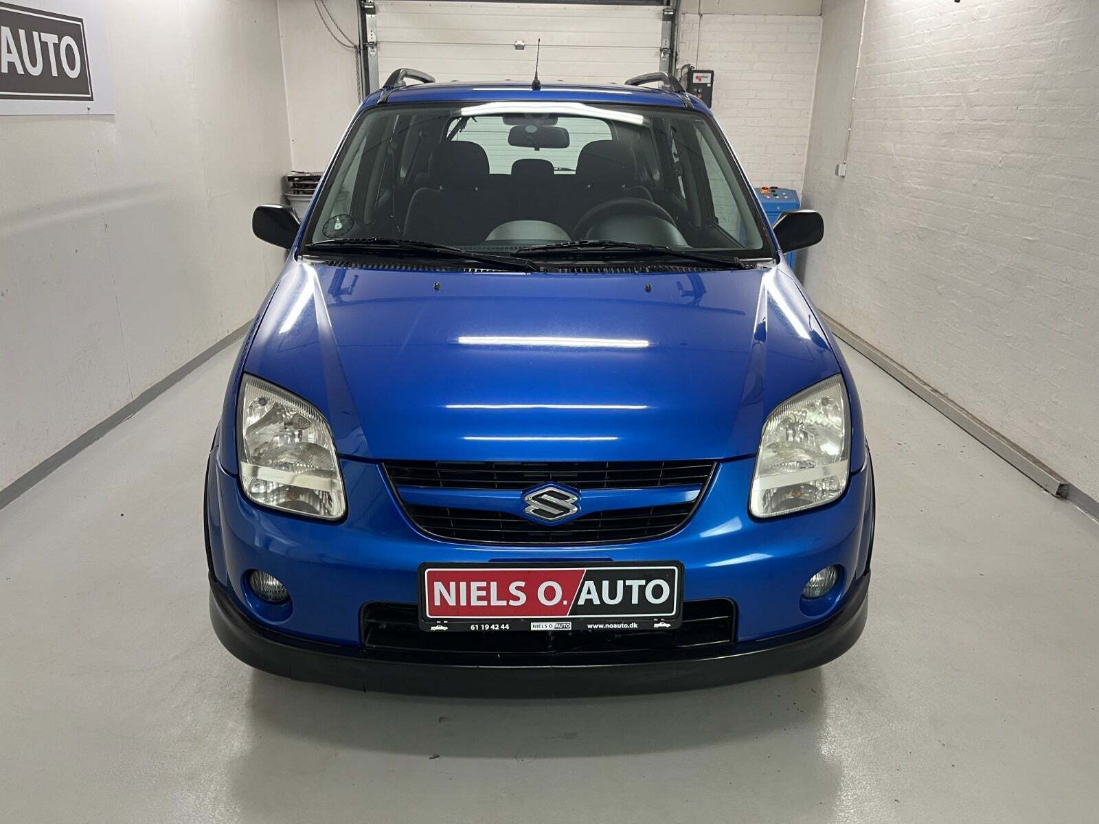 Blå Suzuki Ignis fra 2005