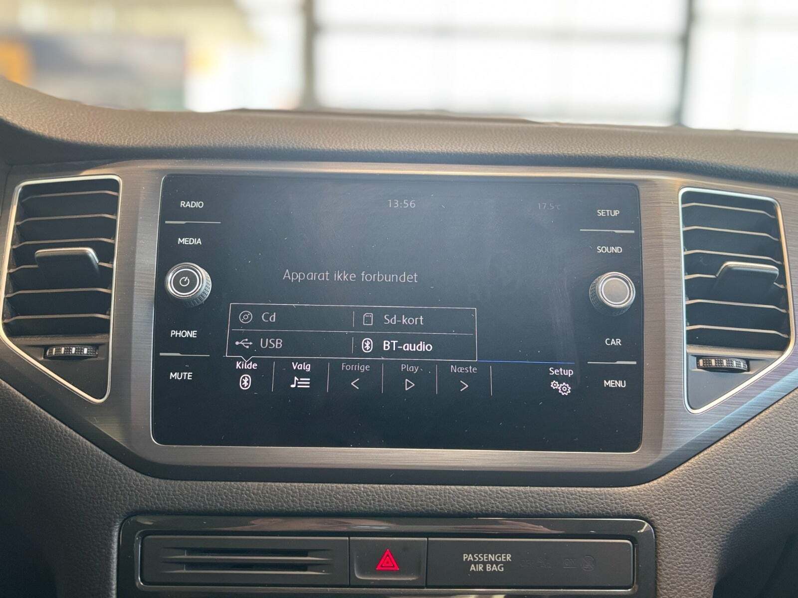 Grå VW Golf Sportsvan fra 2020