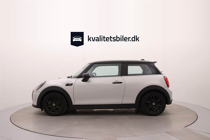 Sølv Mini Cooper fra 2022