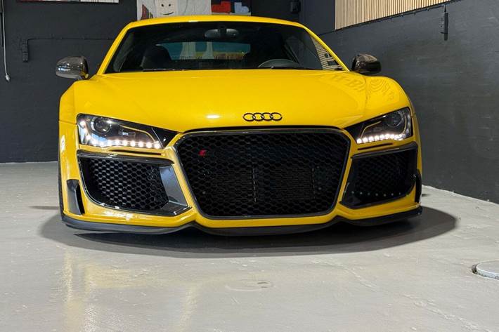 Gul Audi R8 fra 2011