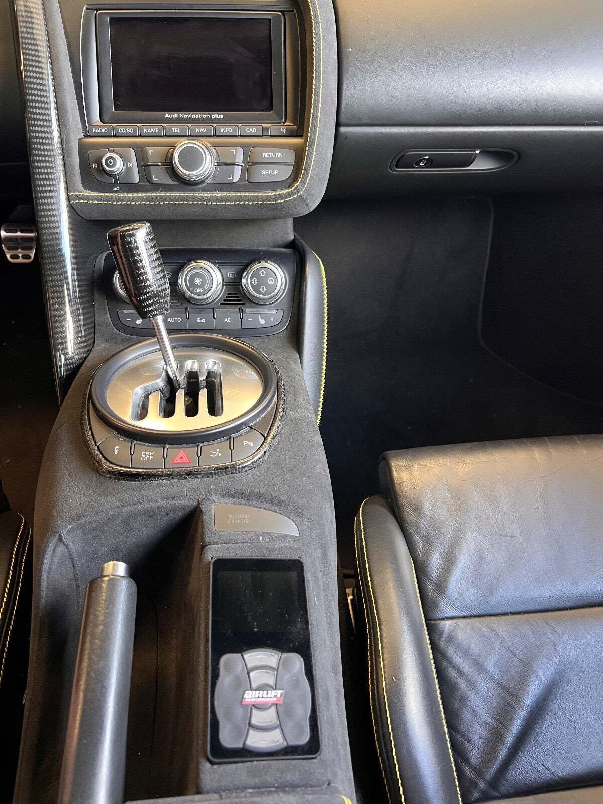 Gul Audi R8 fra 2011