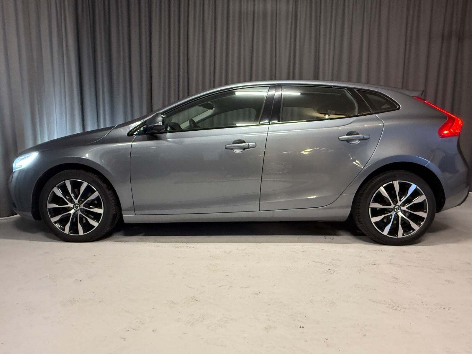 Volvo V40 2,0 D3 150 Momentum