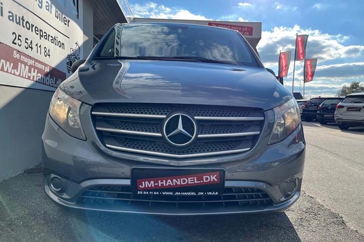 Grå Mercedes Vito 119 fra 2018