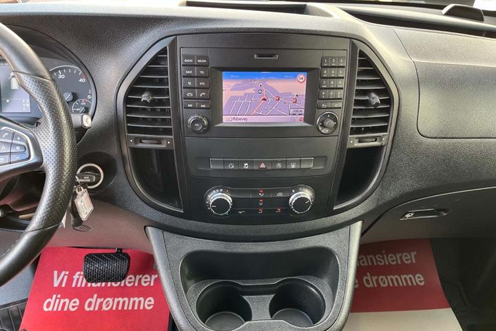 Grå Mercedes Vito 119 fra 2018
