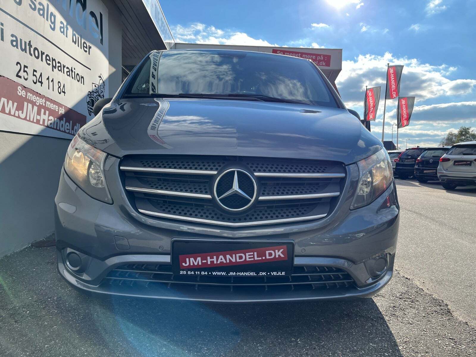 Grå Mercedes Vito 119 fra 2018