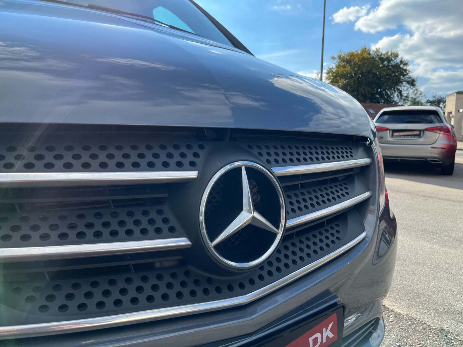 Grå Mercedes Vito 119 fra 2018