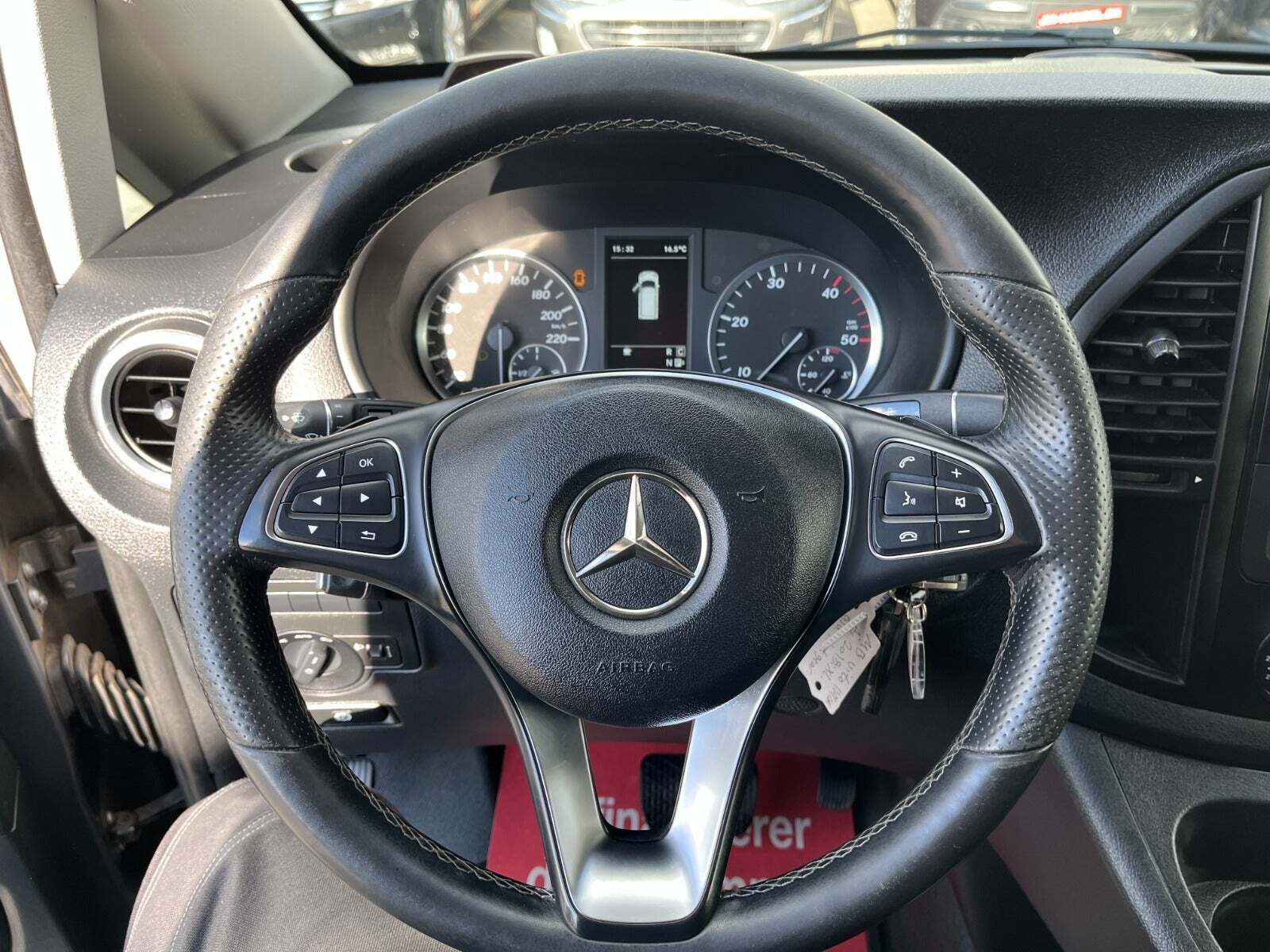 Grå Mercedes Vito 119 fra 2018