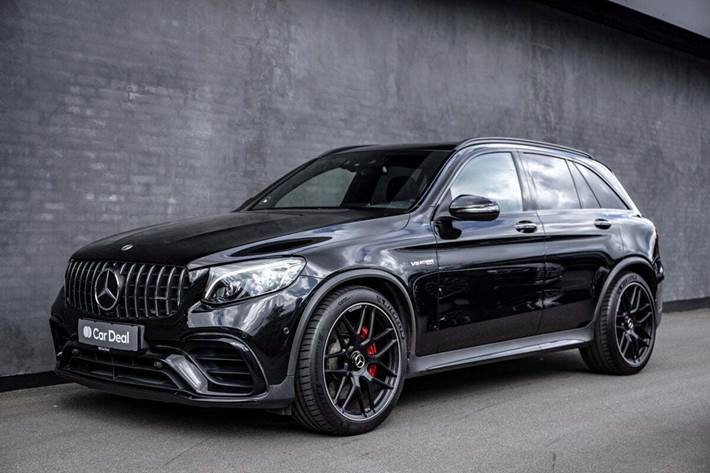 Sort Mercedes GLC63 fra 2018 set udefra
