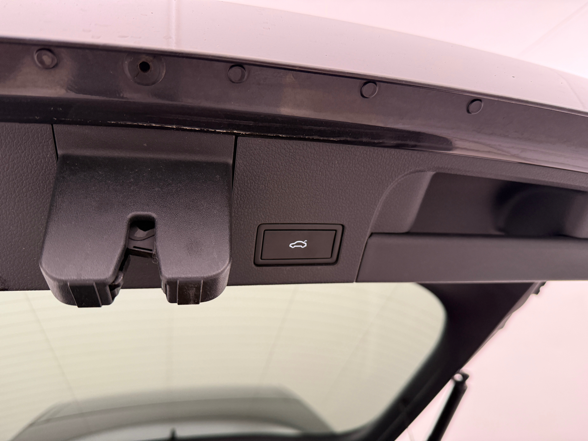 Grå VW Arteon fra 2021