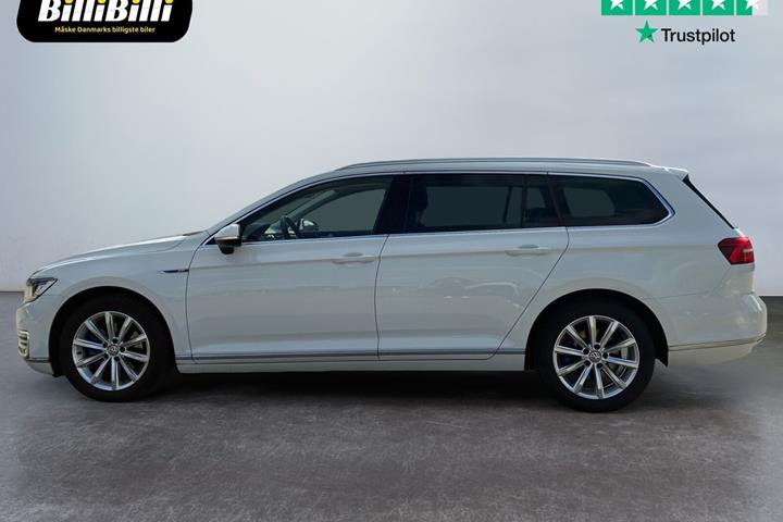 Hvid VW Passat fra 2017