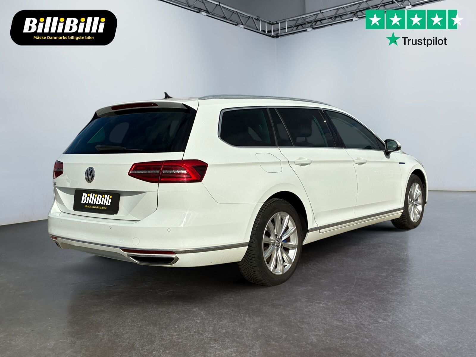 Hvid VW Passat fra 2017