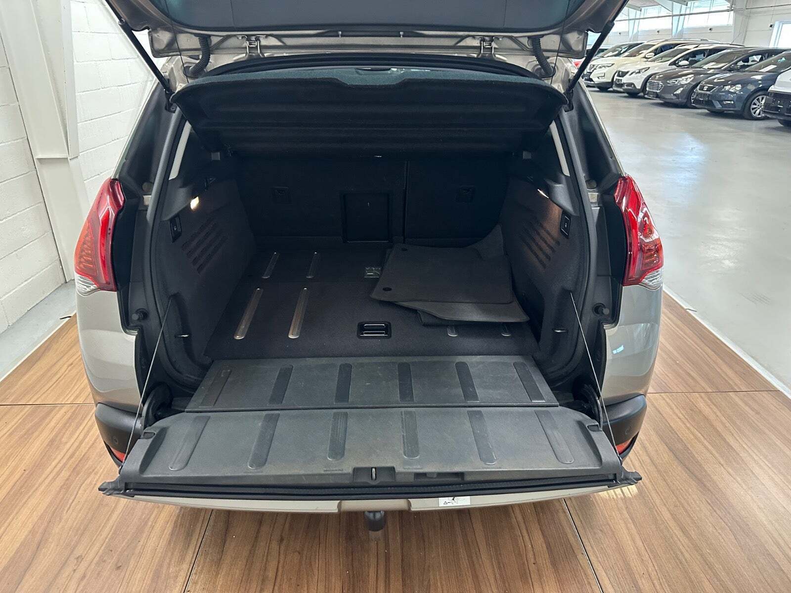 Peugeot 3008 2,0 HYbrid4 HDi 163 ESG