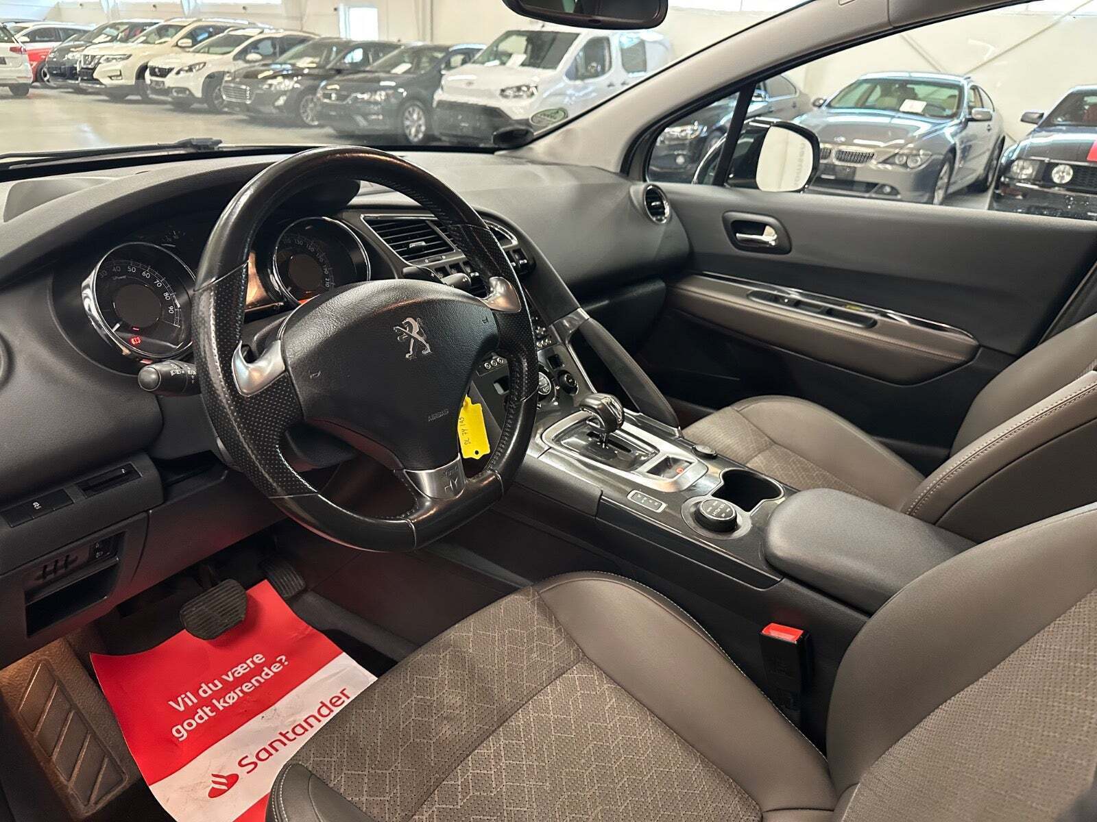 Orange Peugeot 3008 fra 2015