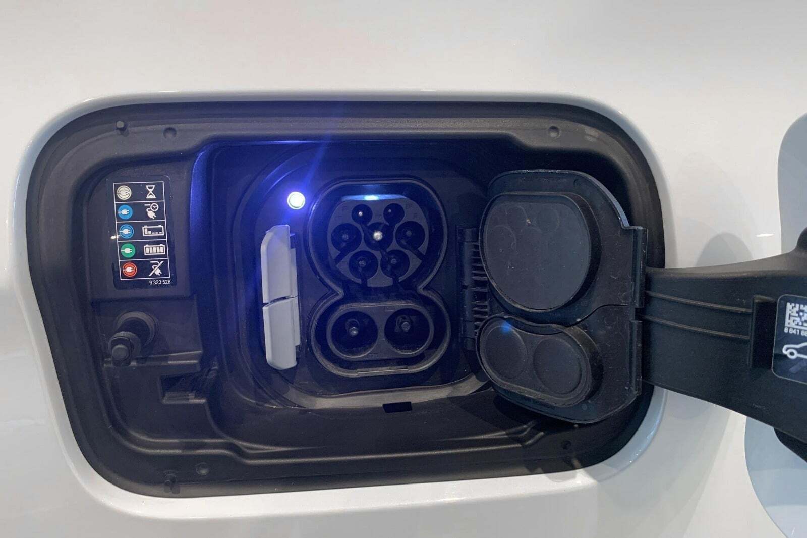 Hvid BMW iX3 fra 2021