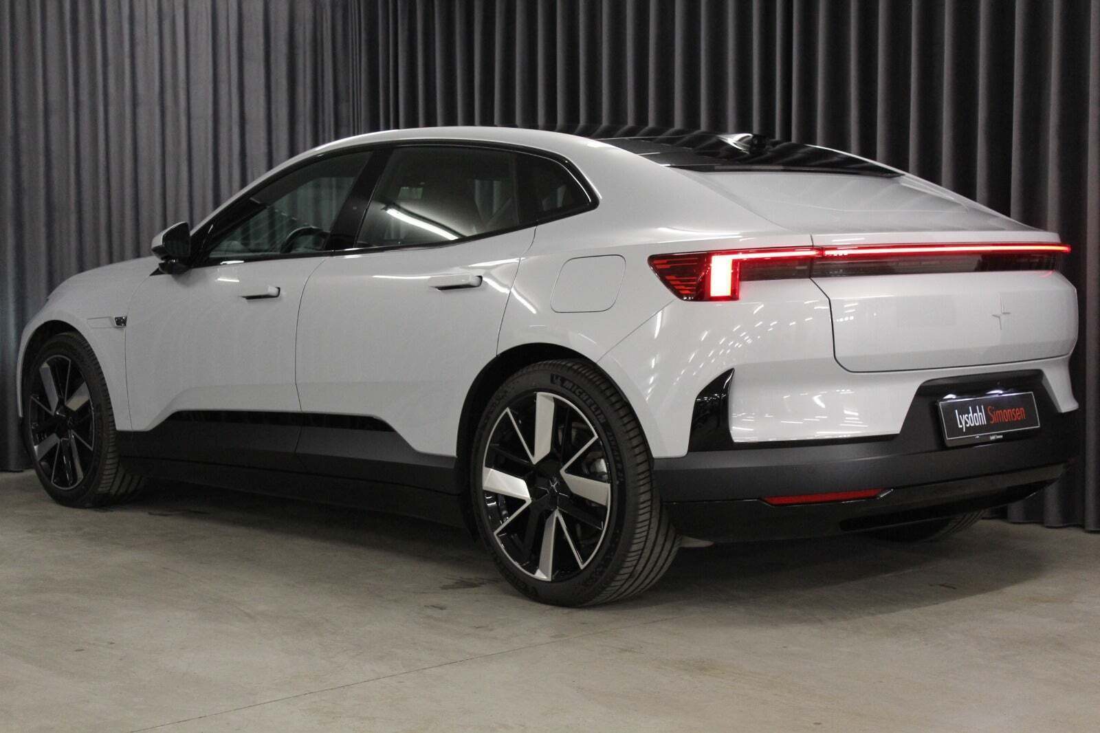 Polestar 4 Long Range