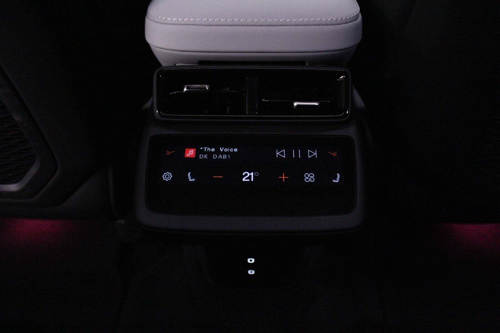 Sølv Polestar 4 fra 2024