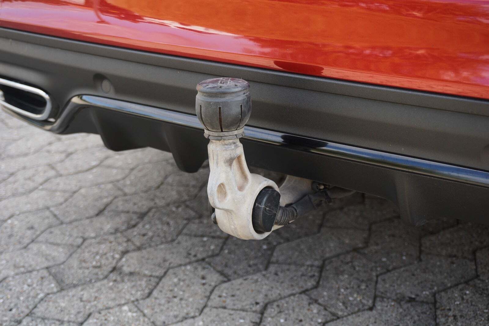 Grå Mercedes C220 d fra 2018