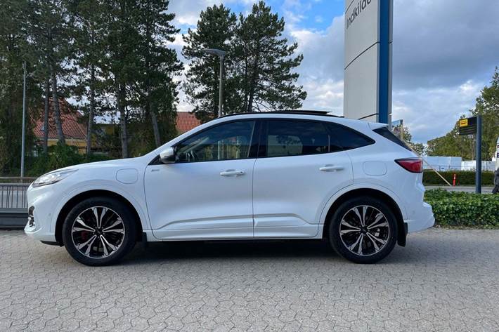 Hvid Ford Kuga fra 2020