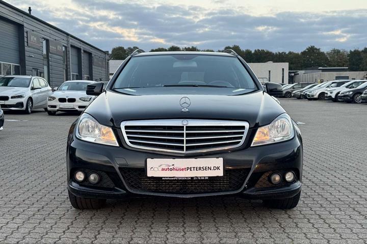 Sort Mercedes C220 fra 2011