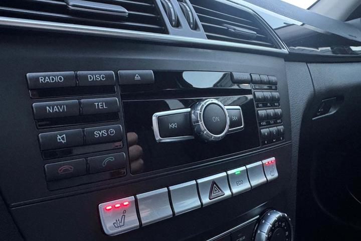Sort Mercedes C220 fra 2011