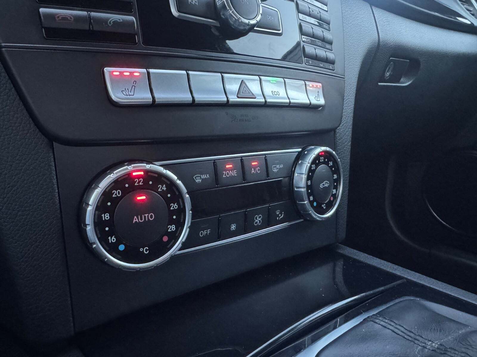 Sort Mercedes C220 fra 2011