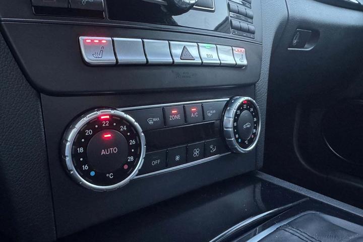 Sort Mercedes C220 fra 2011