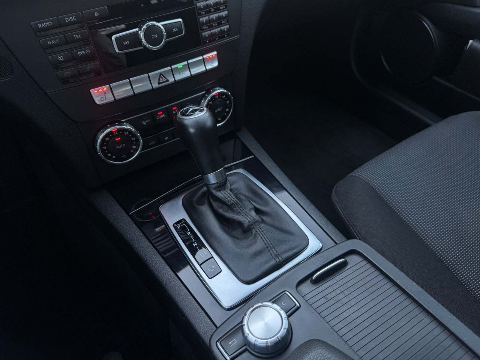 Sort Mercedes C220 fra 2011