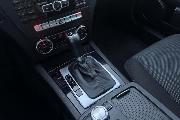 Sort Mercedes C220 fra 2011