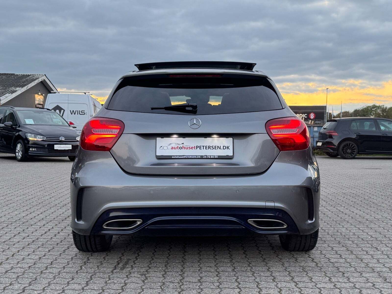 Grå Mercedes A220 d fra 2015 set udefra