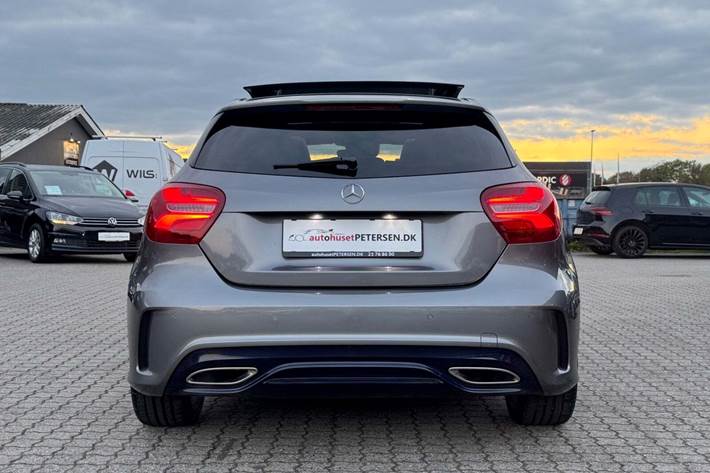 Grå Mercedes A220 d fra 2015 set udefra