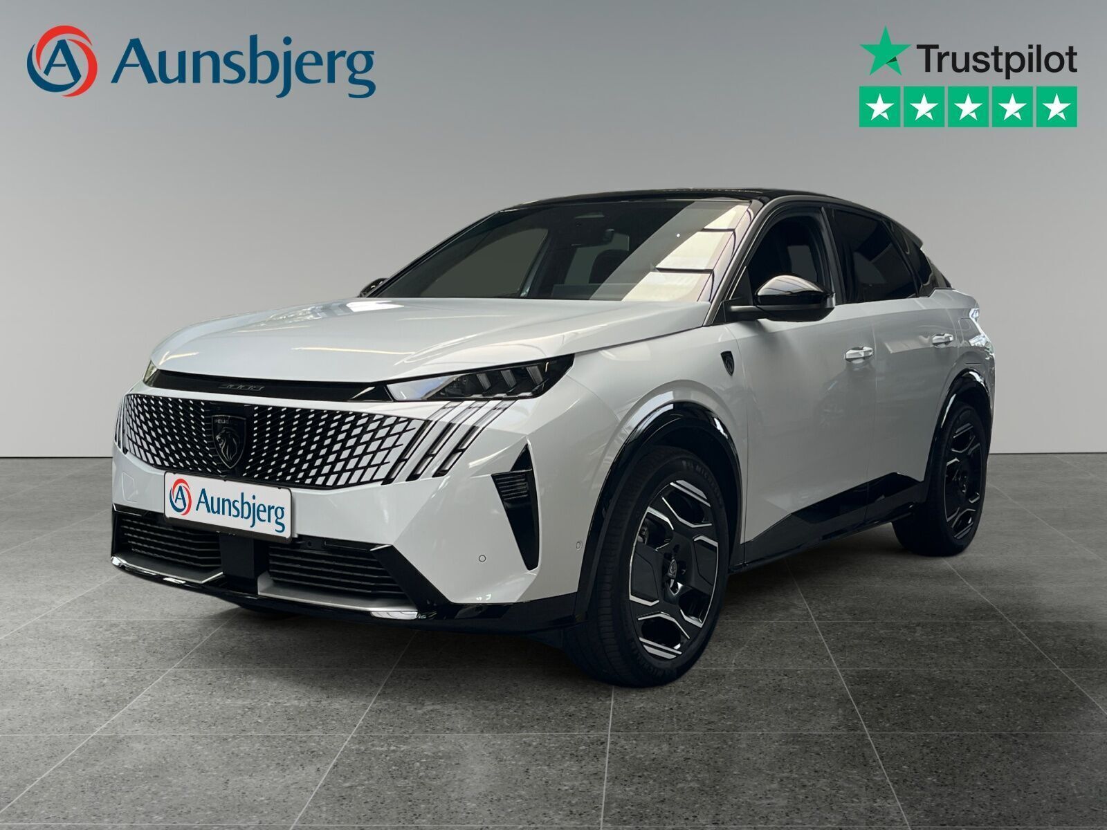 Hvid Peugeot e-3008 fra 2024 set udefra